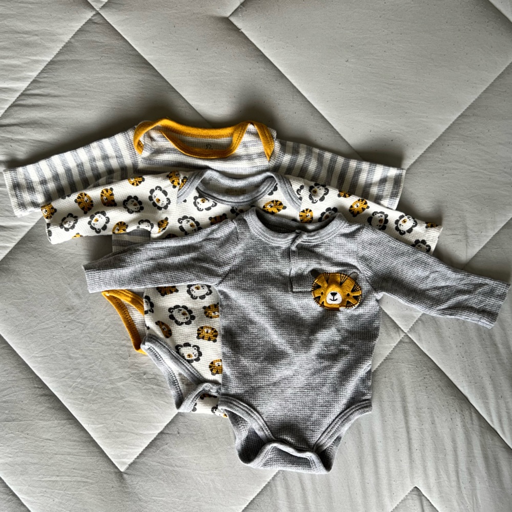 Set of 3 Long Sleeve Thermal Lion Onesies 🦁